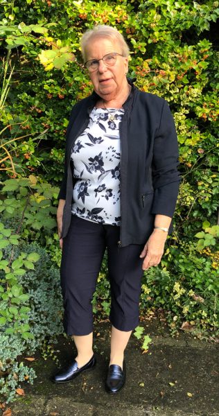 Tineke-staand-web